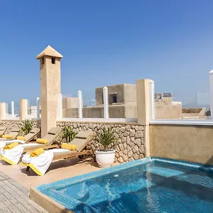 Azur فندق